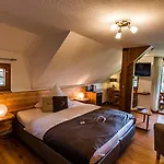 Holzer Kreuz- Gästezimmer Margerite Für 2 Personen Inkl Landfrühstück Apartamento *
